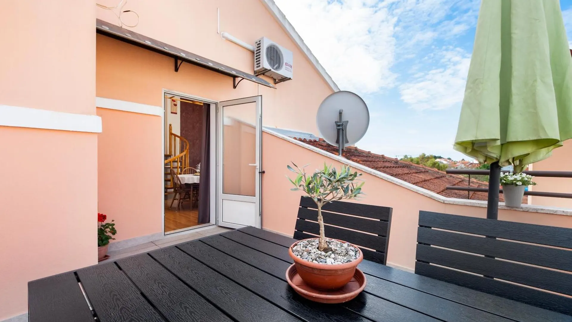 רוביני Olea Magica Apartments 0*,